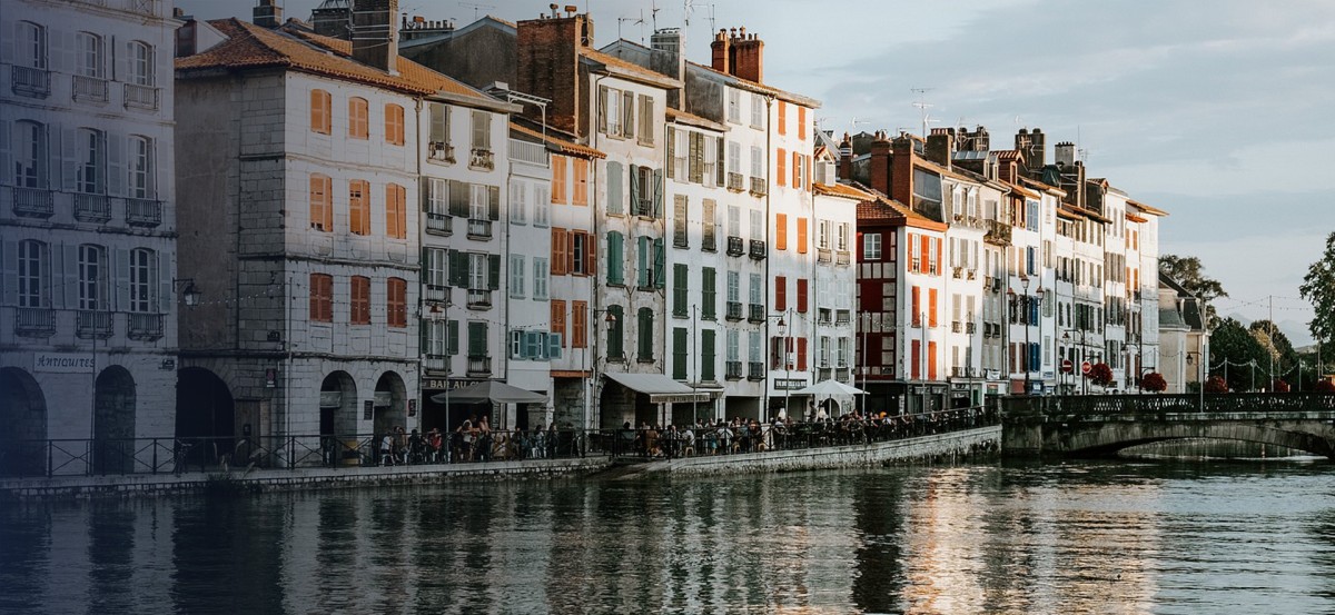 ASR Nettoyage Bayonne - Nettoyage Professionnel de Bureaux et Commerces