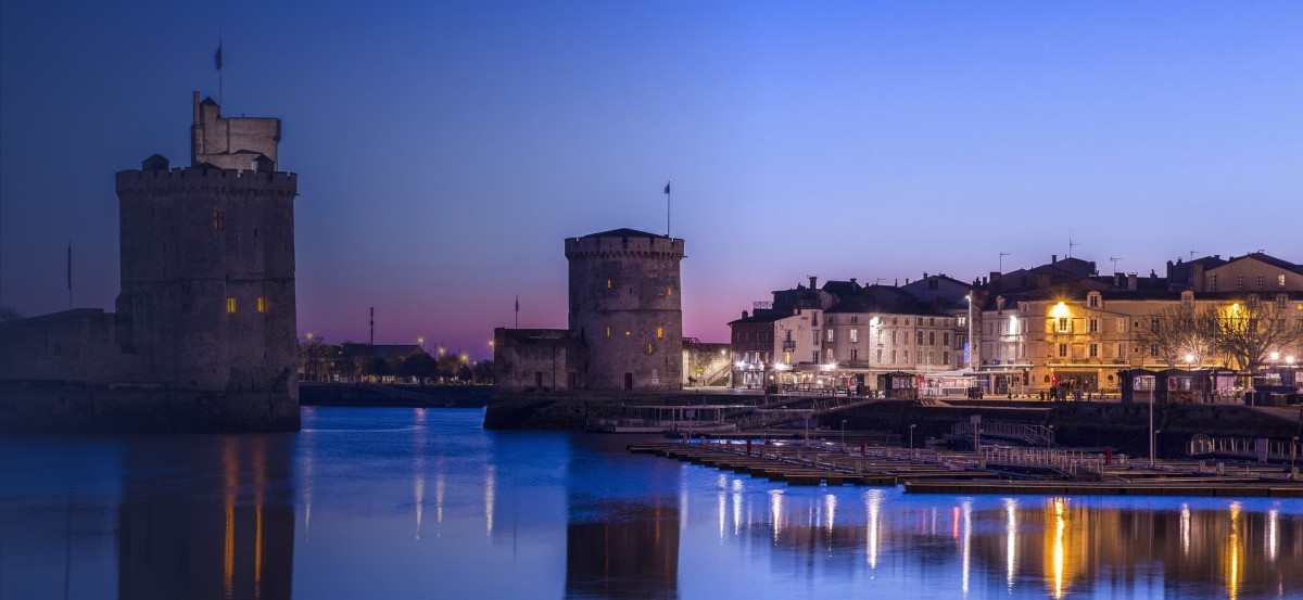 ASR Nettoyage La Rochelle - Services de Nettoyage pour Bureaux et Espaces Professionnels